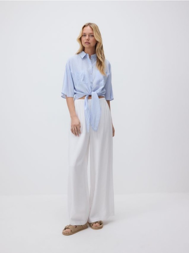 Wiązana koszula z wiskozy - jasnoniebieski