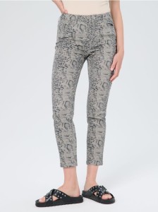 Jeansy slim z motywem wężowym - beżowy