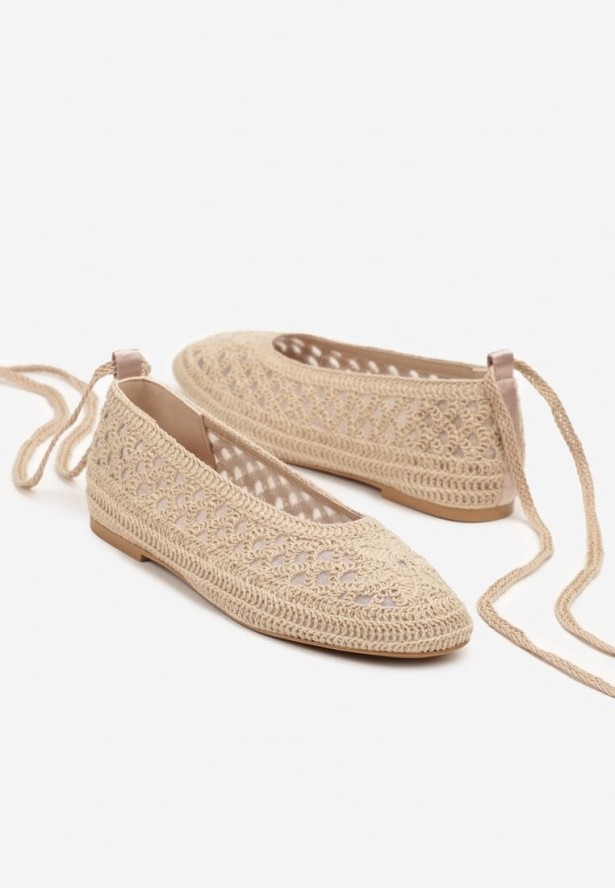 Ciemnobeżowe Balerinki Vices z Szydełkową Cholewką i Wiązaniem Wokół Kostki Ernelia