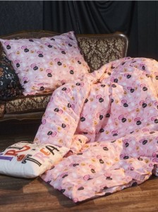 Bawełniany komplet pościeli 160x200 ze wzorkiem halloweenowym - różowy