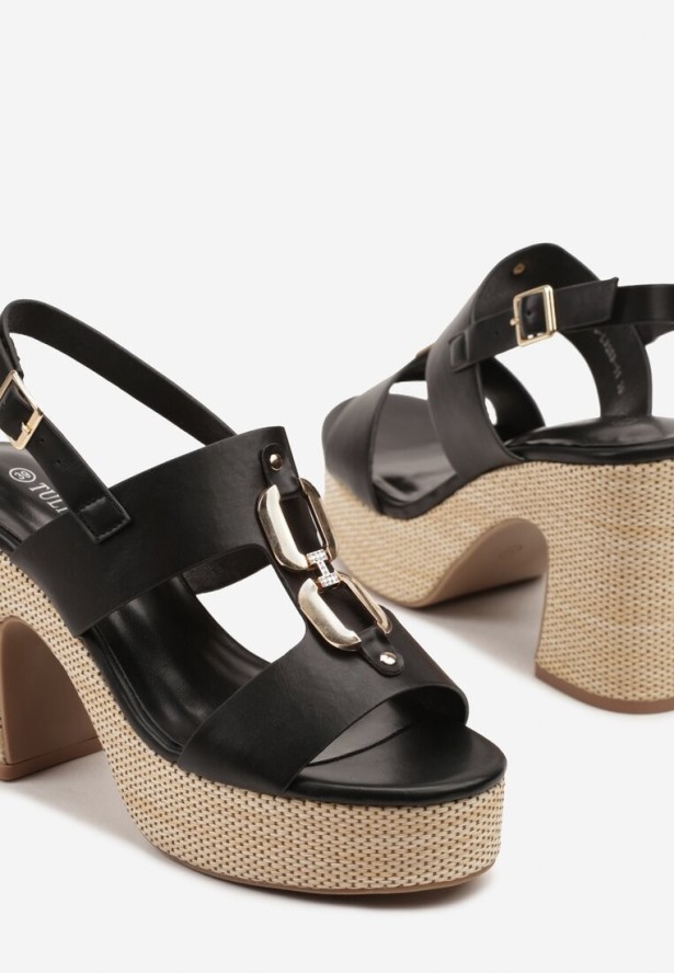 Czarne Sandały na Słupku i Platformie z Metaliczną Ozdobą Nelio