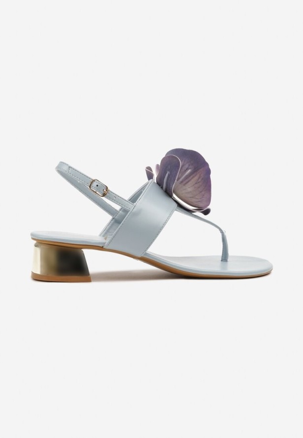 Niebieskie Sandały w Stylu Japonek Vices na Niskim Słupku z Kwiatowym Zdobieniem Natrina