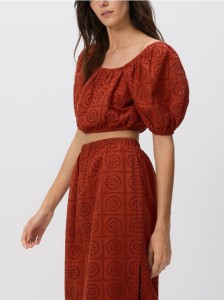 Ażurowy top - intenstywna czerwień