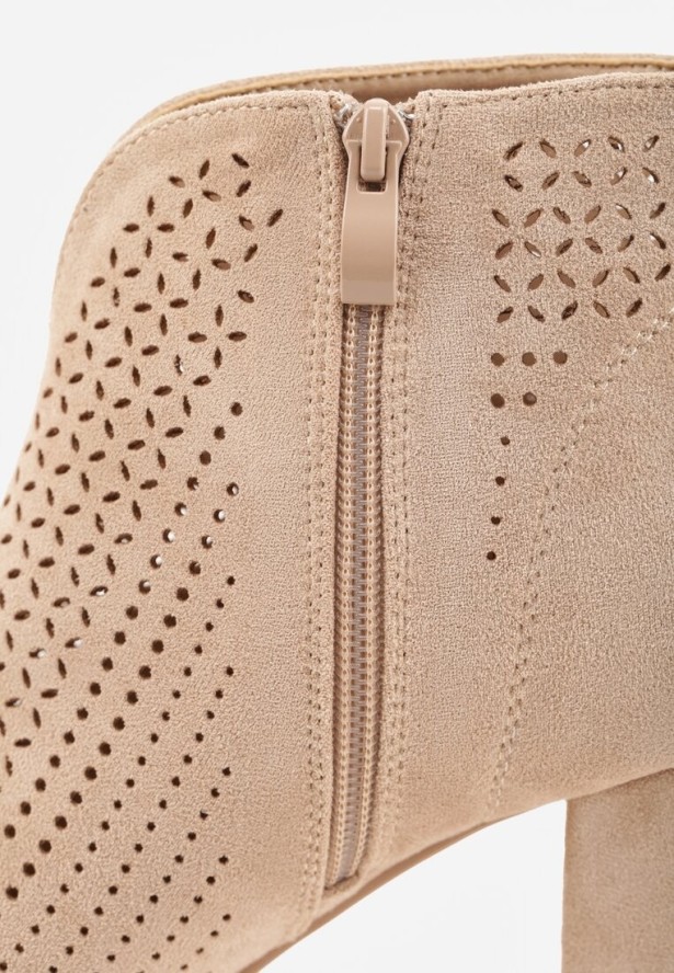 Beżowe Sandały Vices na Obcasie z Ażurowymi Wycięciami i Otwartym Noskiem Tasiri