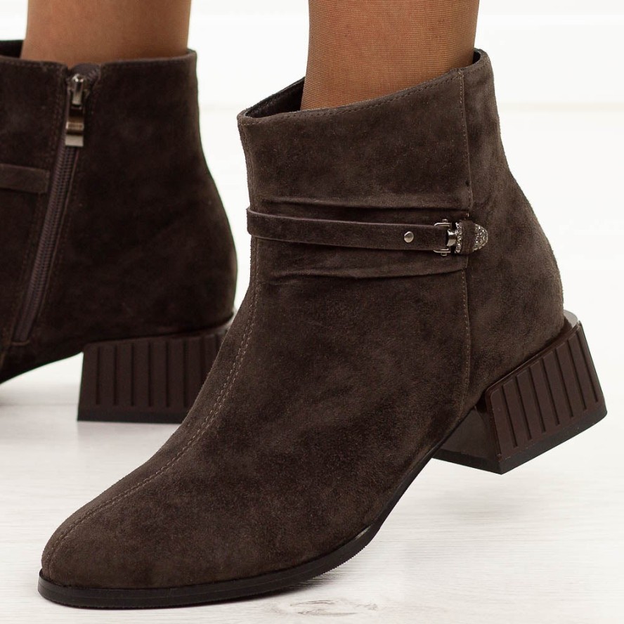 Brązowe zamszowe skórzane botki damskie na obcasie DiA 52-651