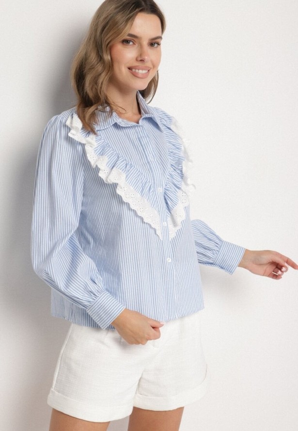 Niebieska Bawełniana Koszula w Paski z Ozdobnym Dekoltem z Falbanką Paleriella