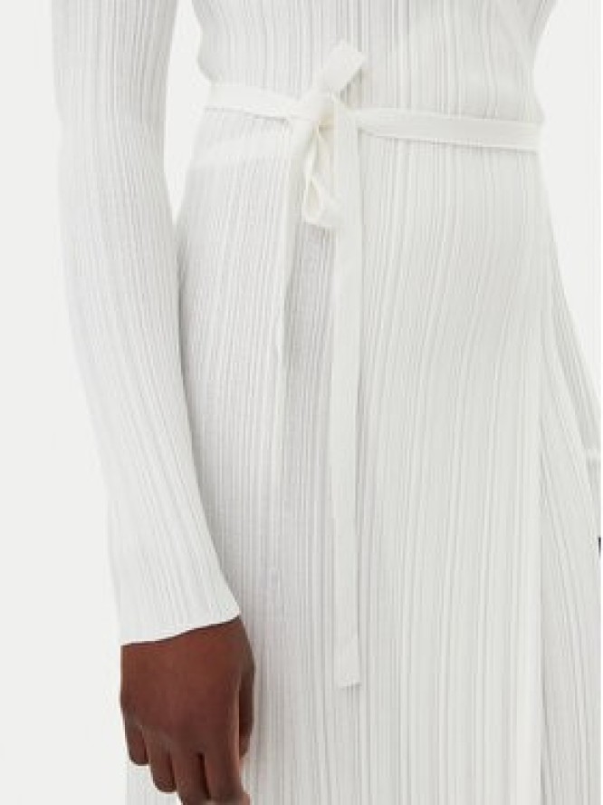 IVY OAK Sukienka dzianinowa Kloe IO113135 Écru Regular Fit