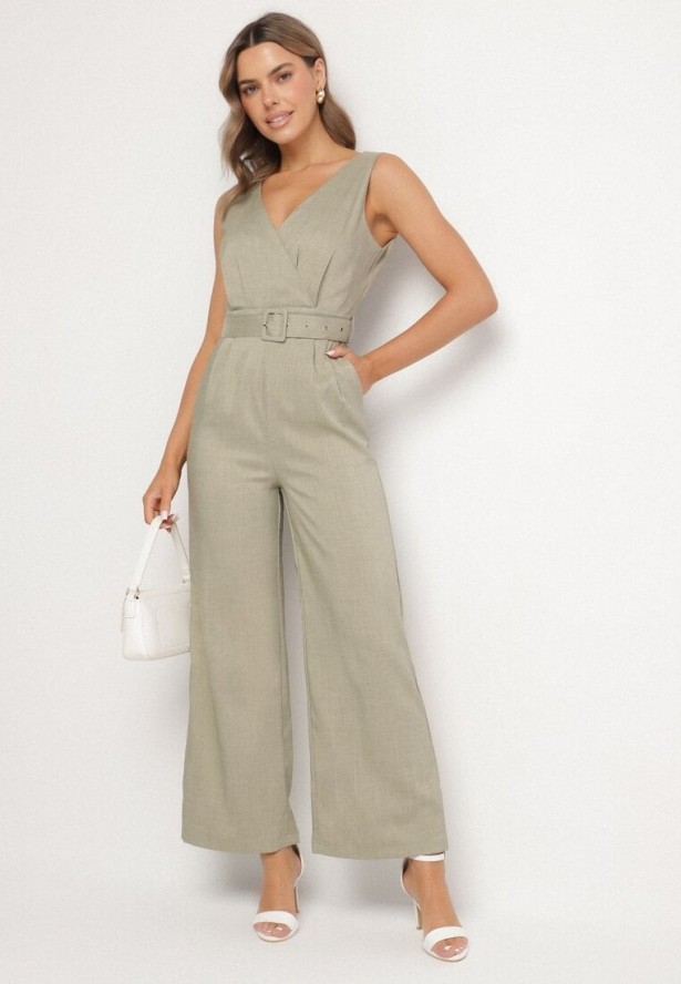 Jasnozielony Kombinezon Taliowany z Kopertowym Dekoltem i Paskiem z Klamrą Ronivae