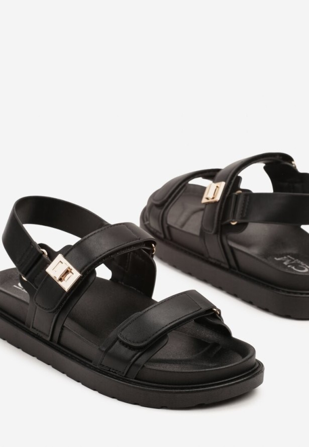 Czarne Sandały z Metaliczną Ozdobą Falanelis