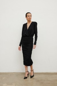 Długa sukienka z marszczeniami w kolorze BLACK - MANNER-XL