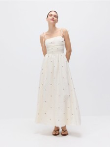 Sukienka z ozdobnym haftem - wielobarwny