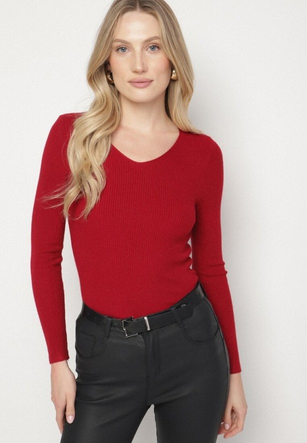 Bordowy Dopasowany Sweter z Prążkowanej Dzianiny z Bawełną z Dekoltem w Serek Tesma