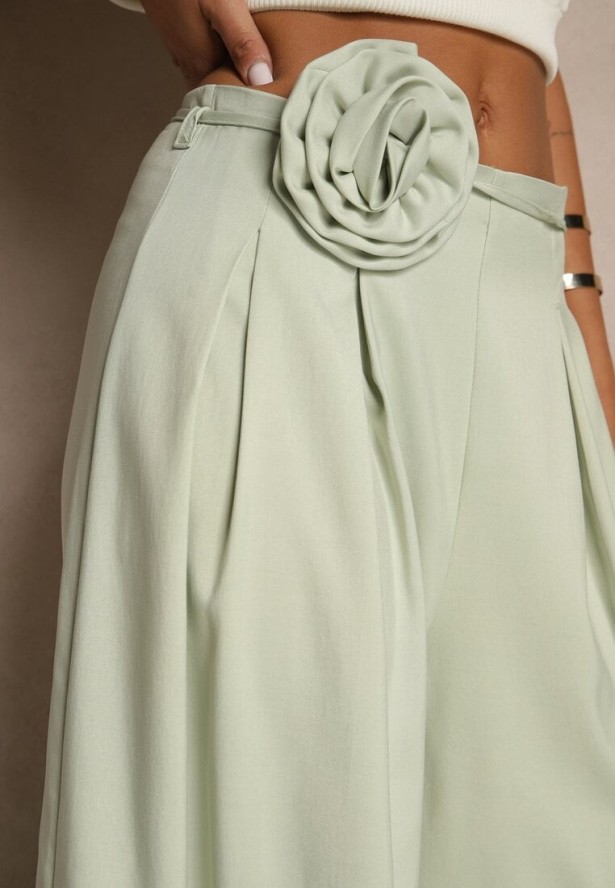 Zielone Spodnie o Szerokim Kroju High Waist z Kwiatem 3D Firalisse