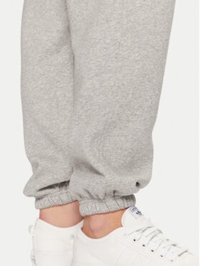 adidas Spodnie dresowe Essentials Fleece IY9638 Szary Loose Fit