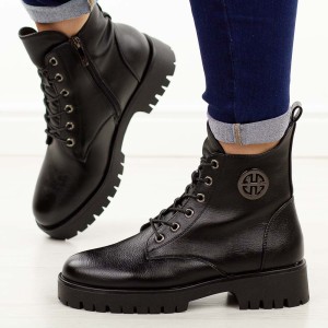 Czarne botki damskie na traperze Potocki 12672