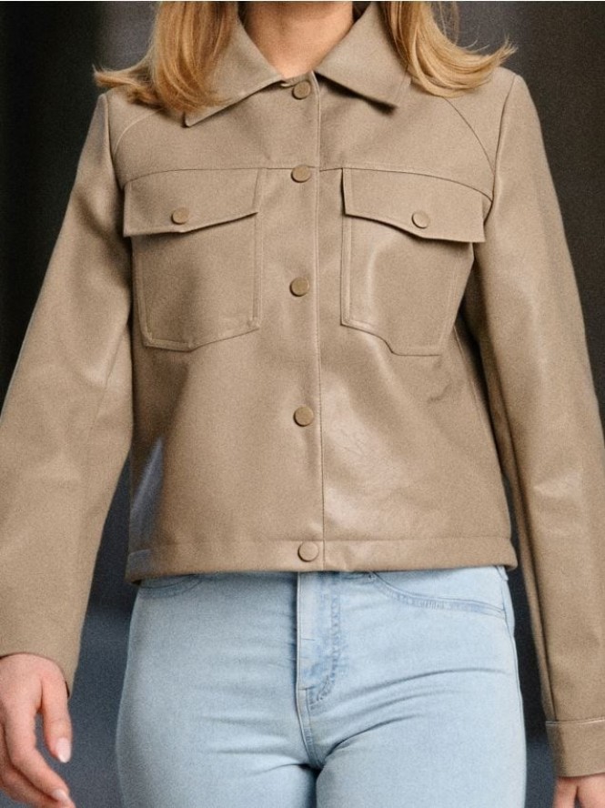 Krótka kurtka z imitacji skóry - brązowy