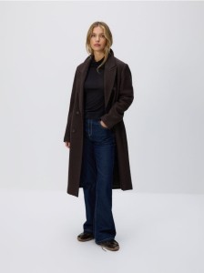 Dwurzędowy płaszcz z wełną - mahoniowy