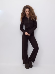 Dzianinowe spodnie - brązowy