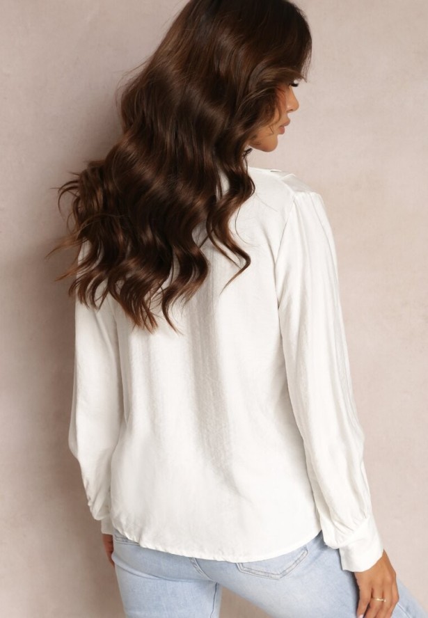 Biała Bluzka z Bufiastymi Rękawami i Trójkątnym Dekoltem Hilko