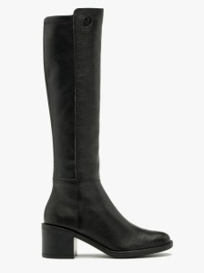 Czarne kozaki damskie z wąską cholewką