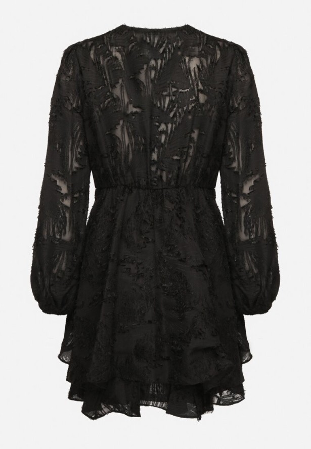 Czarna Sukienka z Ozdobnymi Niteczkami i Marszczeniem Forenamia