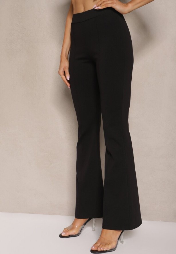 Czarny Komplet Top Bandeau z Baskinką i Spodnie o Kroju Flare Vilkio