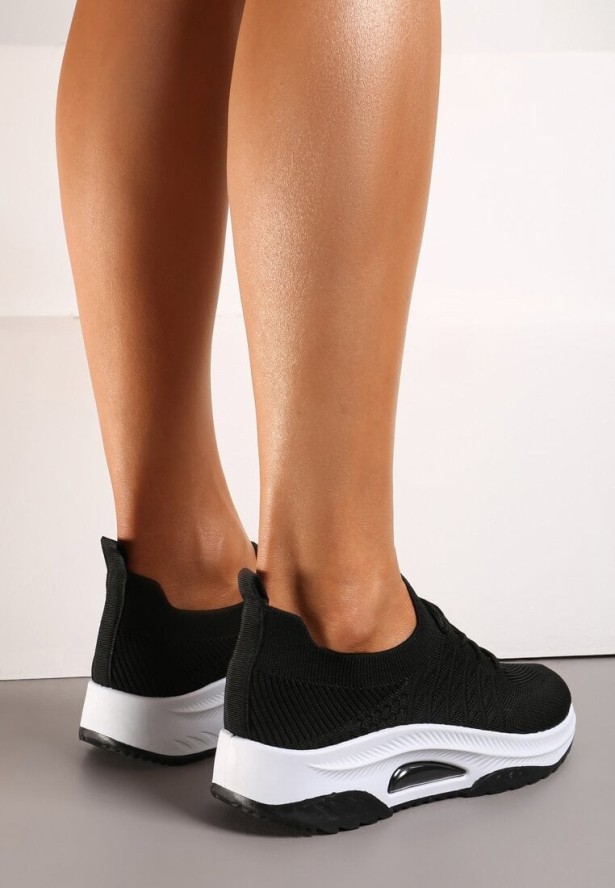 Czarne Wsuwane Buty Sportowe z Elastyczną Cholewką i Ozdobną Wstawką na Podeszwie Moonsara