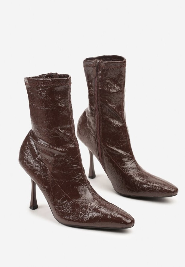 Brązowe Eleganckie Botki Vices na Szpilce z Tłoczoną Cholewką do Kostki Tedvire