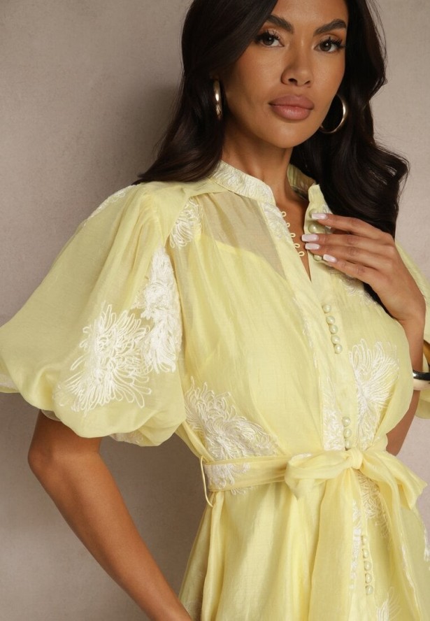 Żółta Sukienka Koszulowa z Bawełną Ozdobiona Paskiem i Haftami Lirine