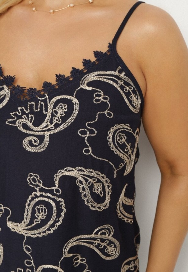 Granatowy Top na Cienkich Ramiączkach z Haftem i Metaliczną Nicią Palinoria