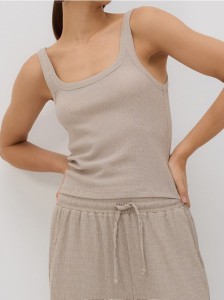 Strukturalny top - kremowy