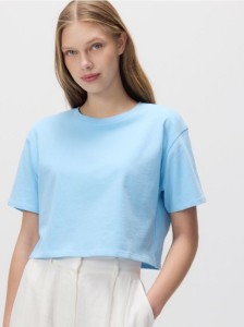 Krótki t-shirt z nadrukiem - niebieski