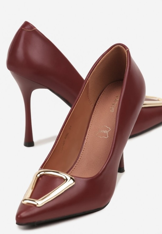 Bordowe Szpilki Vices ze Skórzaną Wkładką i Metaliczną Aplikacją Iraderie