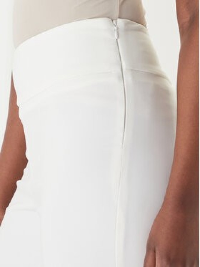 Rinascimento Spodnie materiałowe CFC0127876003 Biały Slim Fit