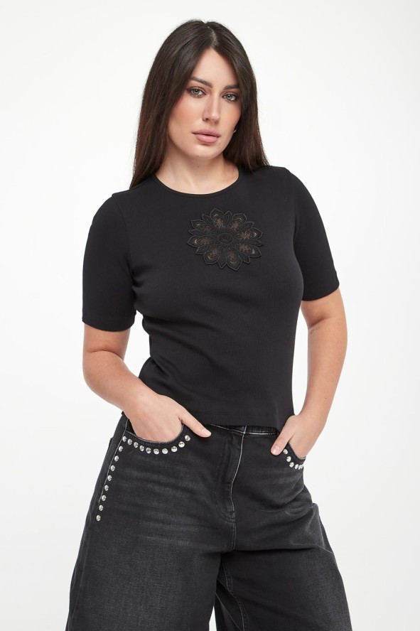 T-shirt damski z haftem TWINSET