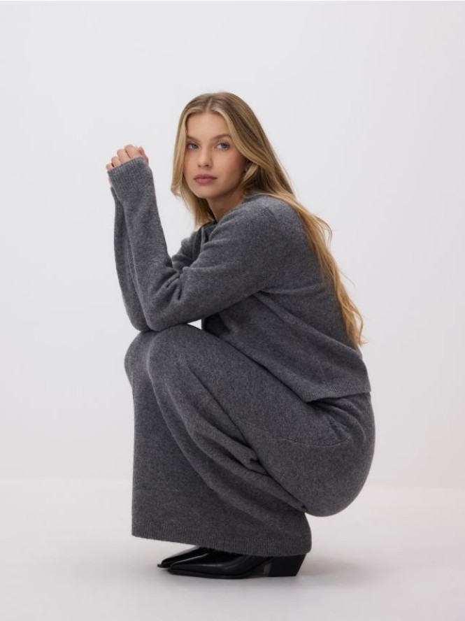 Dzianinowa spódnica maxi - ciemnoszary