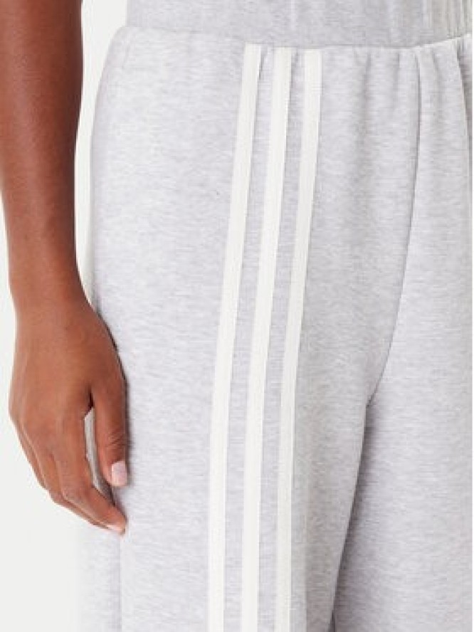 adidas Spodnie dresowe Off Placed 3-Stripes KA0833 Szary Wide Leg