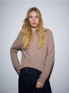 Sweter z wełną - brązowy