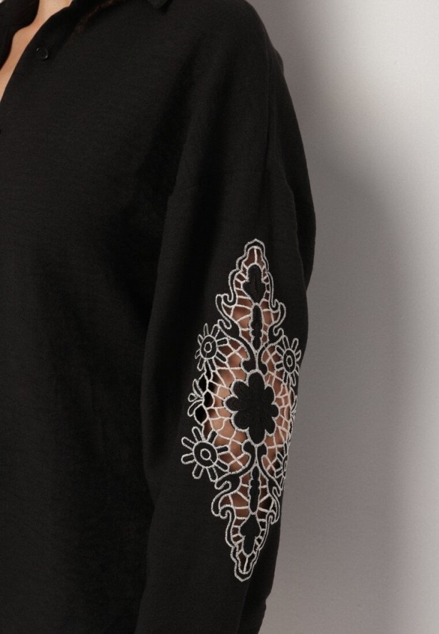 Czarna Koszula o Kroju Oversize Zdobiona Haftem na Rękawach Dovorea