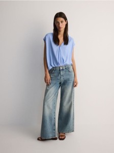 Kopertowa bluzka z wiskozy - jasnoniebieski