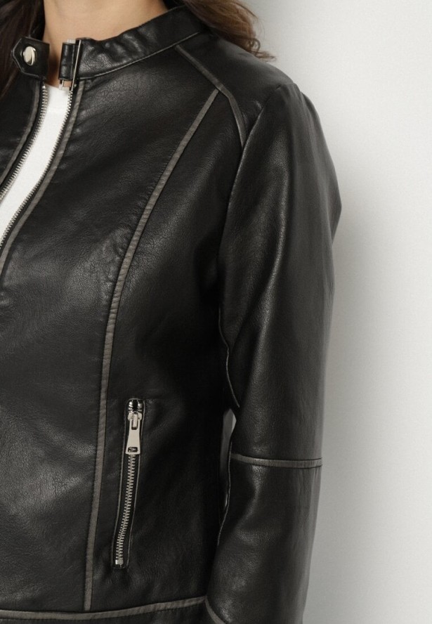 Czarna Kurtka Ramoneska Ozdobiona Suwakami i Paskiem Idivaria