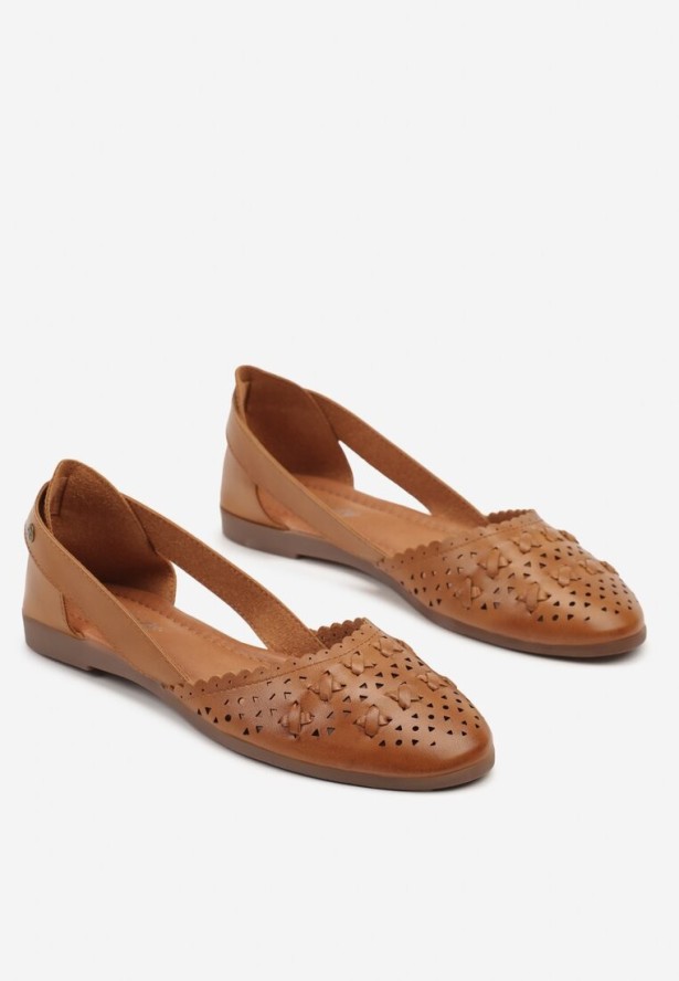 Brązowe Balerinki z Ażurowymi Zdobieniami i Wycięciami Damitta