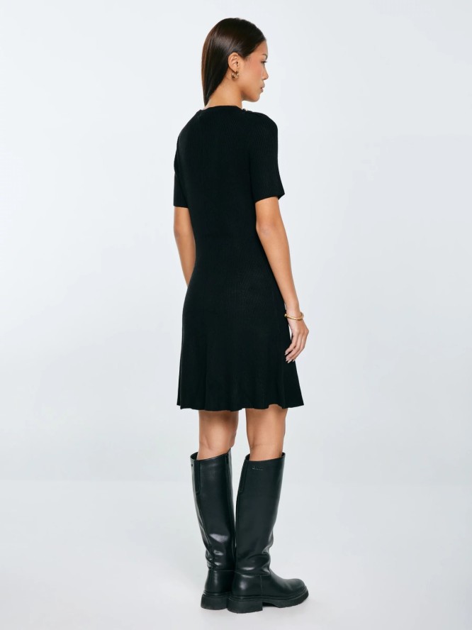 Sukienka damska mini z wiskozy z ozdobnymi guzikami czarna Dilara 906