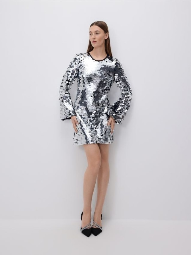 Sukienka z cekinami - srebrny