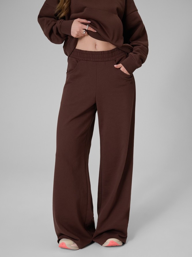 4F Spodnie dresowe z szerokimi nogawkami damskie - brązowe XL