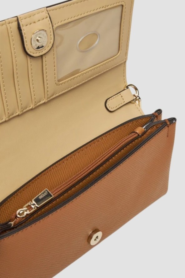 GUESS Brązowy portfel na łańcuszku Noelle II Mini