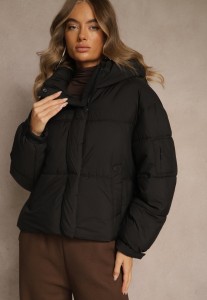 Czarna Kurtka Puffer z Pikowaniem Kapturem i Kieszonką przy Rękawie Galeida