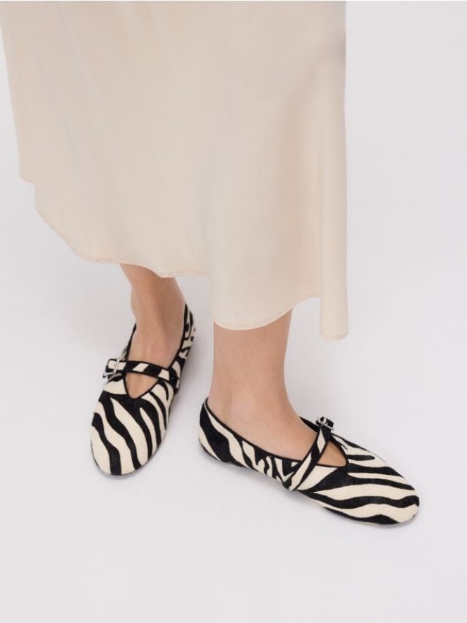 Skórzane baleriny ze zwierzęcym motywem - wielobarwny