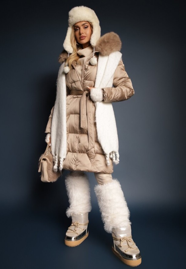 Beżowa Długa Kurtka Pikowana z Odpinanym Kołnierzem i Paskiem Rinarella