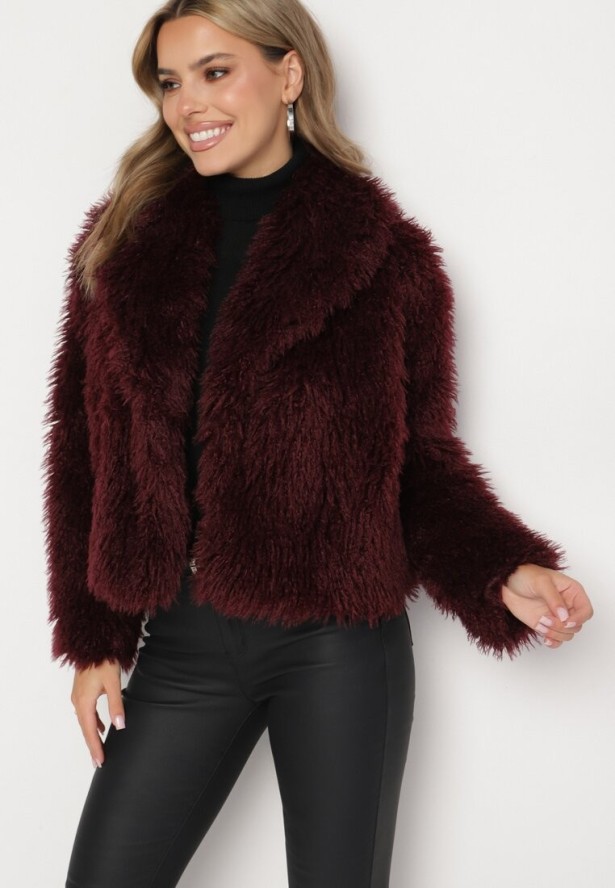 Bordowa Kurtka Futrzana o Krótkim Kroju z Szerokim Kołnierzem Riveti